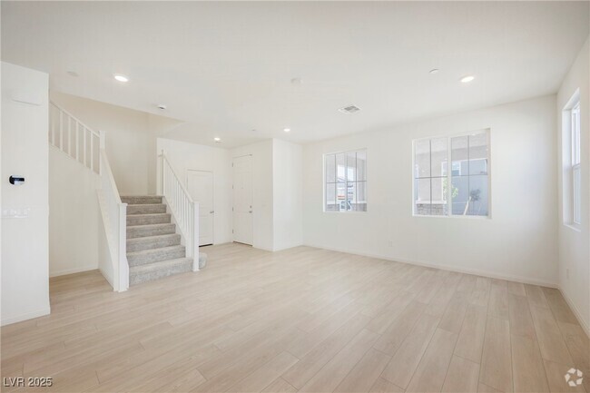 Building Photo - 2730 Fantoni St Rental