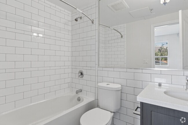 BACHELOR - 316SF - Bathroom - 350 The East Mall