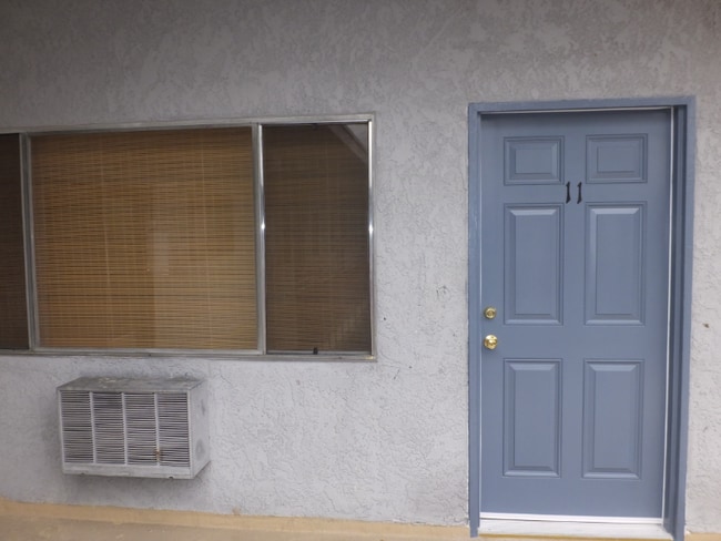 Photo - 6890 Paramount Blvd Unidad 12