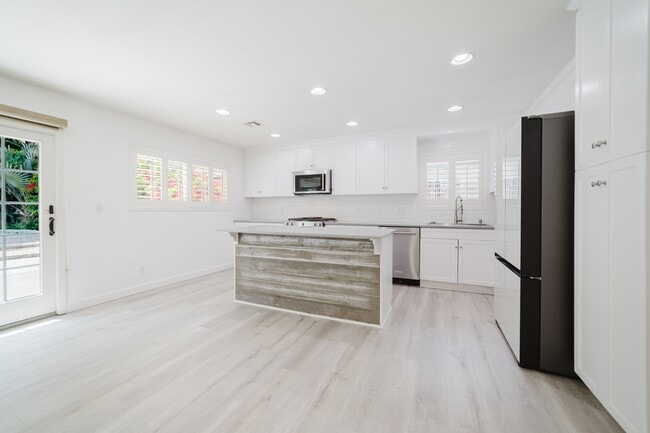 Photo - 3953 James Dr