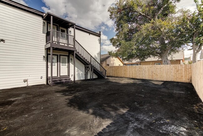 Photo - 6608 Avenue O Unidad 5