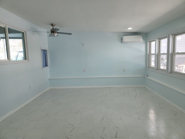 Photo - 1204 Lossing Ave