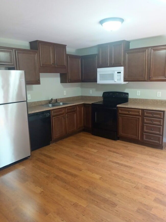 Photo - 1732 Thistlewood Dr