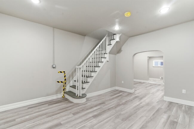 Photo - 662 N Yewdall St