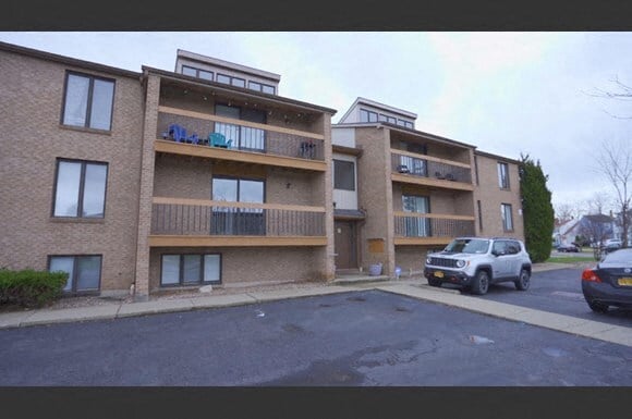 Photo - 614 Englewood Ave