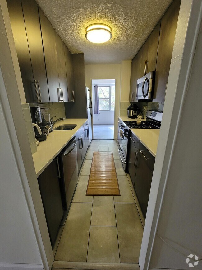Building Photo - 201 St Pauls Ave Unit 4G Rental