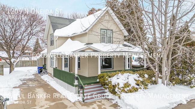 Building Photo - 1209 N Oneida St