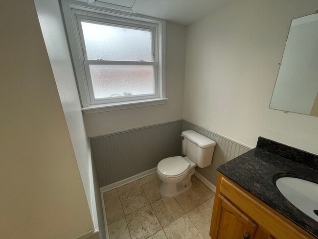 Photo - Beautiful home in Lathrup Village--3br/2.5ba/Basement/Attached Garage