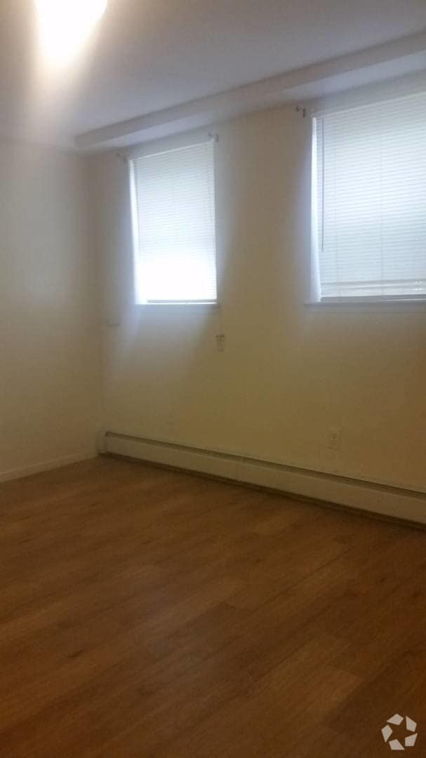 Building Photo - 476 Cleveland St Rental