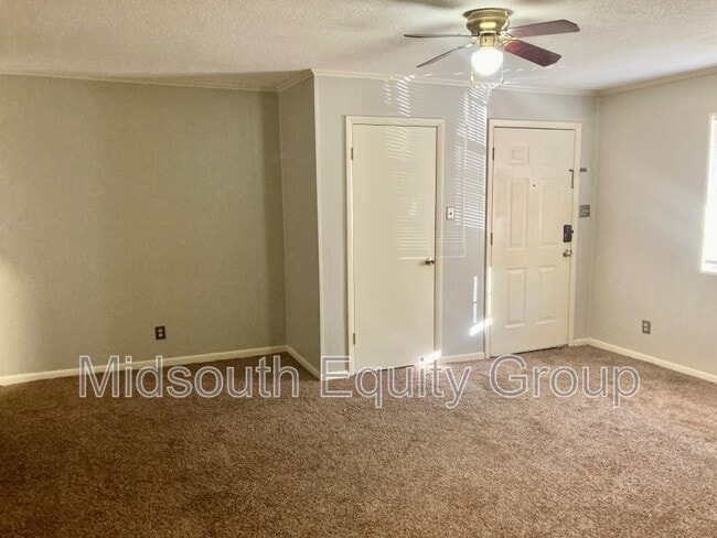 Photo - 117 Parkburg Rd Unit C