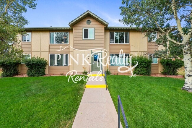 Building Photo - 380 Paradise Cir Unit B6