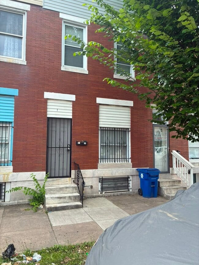 Building Photo - 3109 E Monument St