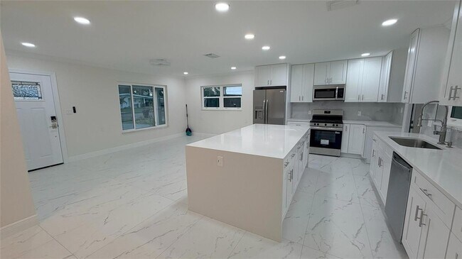 Photo - 3727 Overlook Dr NE