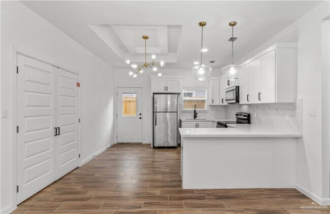 Photo - 12 W Woodson Dr Unit 3