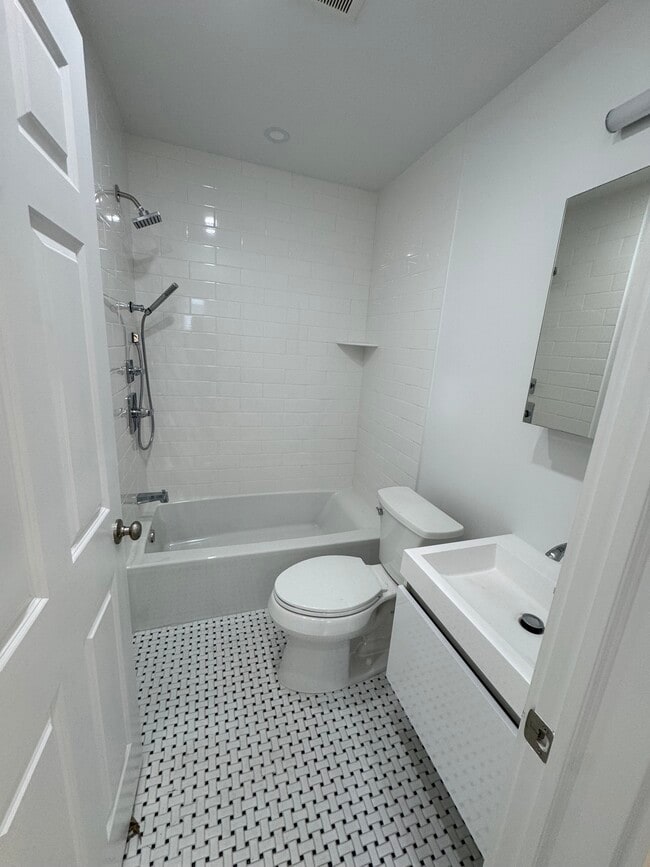 Photo - 231 Sixth Ave Unit 1