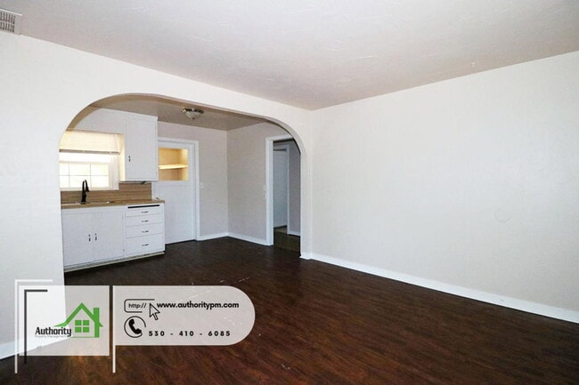 Photo - 5401 Rosswood St