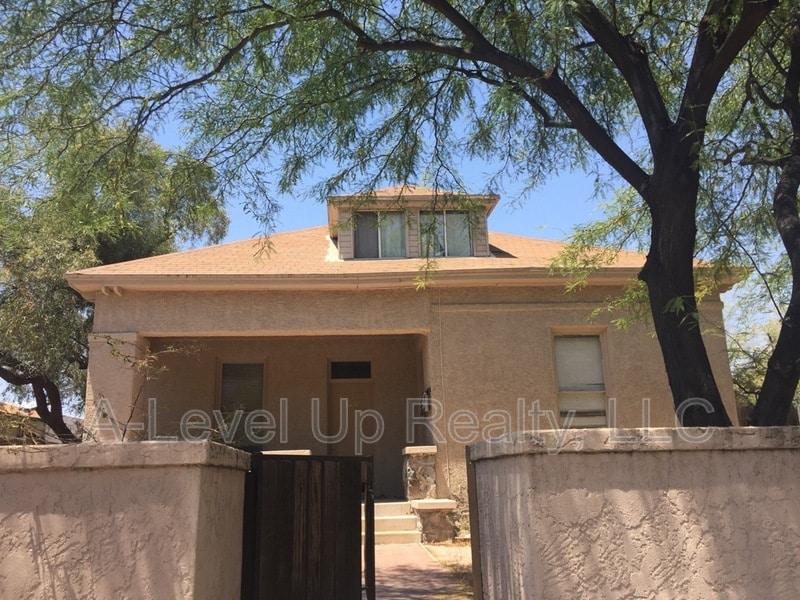 Photo - 721 E 6th street - 1