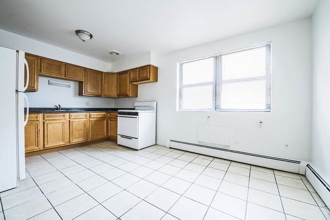 Photo - 8231-37 S Ellis Ave