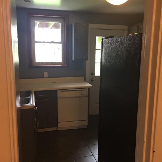 Photo - South Oakland Large and renovated 3 bedroo... Apartment Unit 1