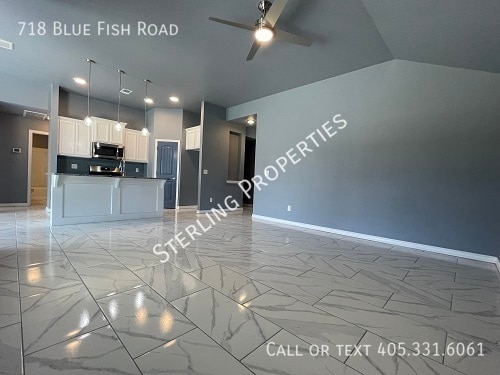 Photo - 718 Blue Fish Rd