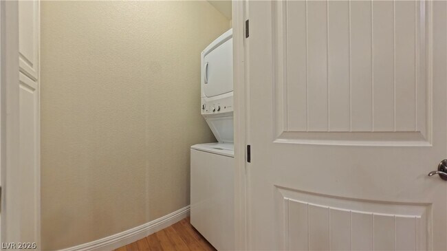 1274 Calcione Dr