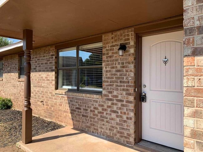 Photo - 102 Mohawk Ave