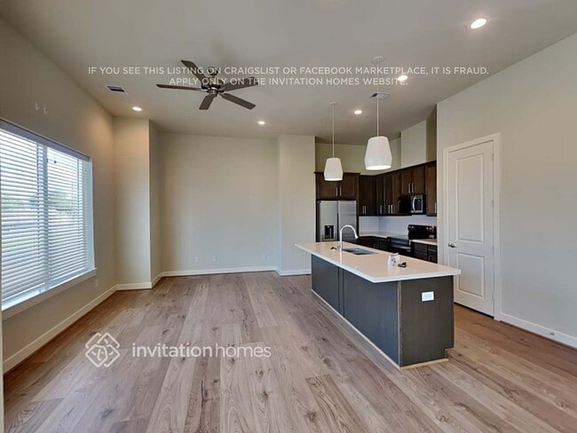 Photo - 10530 Executive Lake Dr