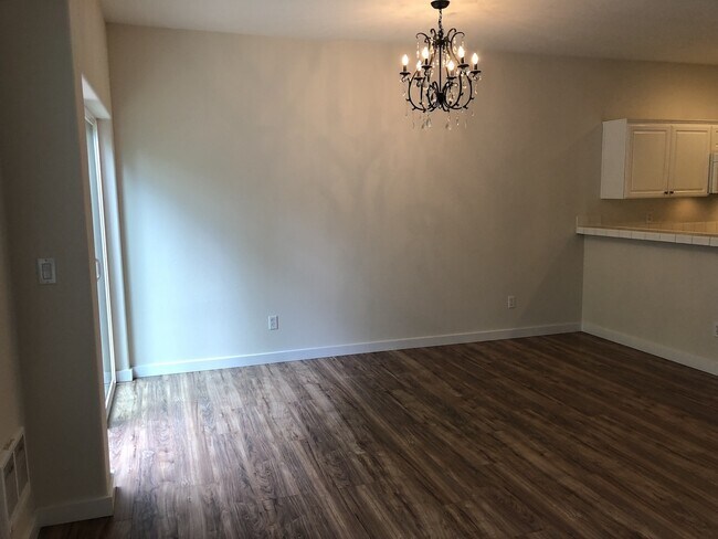 Photo - Beautiful Townhouse in Prime Tigard Locati...