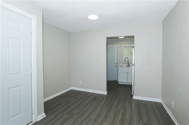 Photo - 2065 Alison Ct SW Unit 8