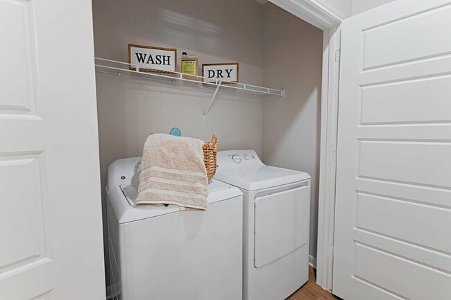 Photo - Landing at 2EightySeven