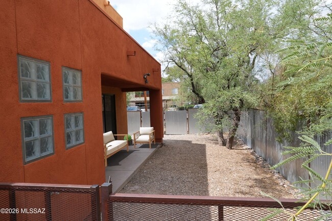 Photo - 1317 E Hedrick Dr
