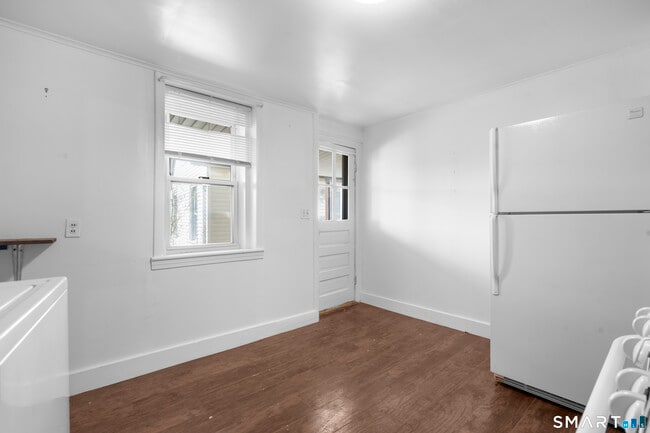 Photo - 48 Anderson St Unit 2