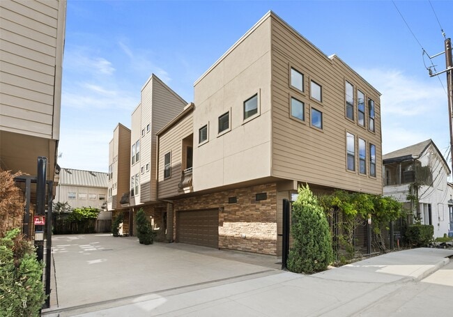 Building Photo - 1420 Wilson St