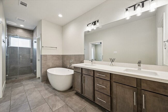 Photo - 2215 Penny Derrick Ln