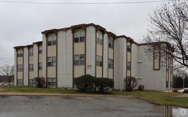 Photo - Cloverleaf Apartments