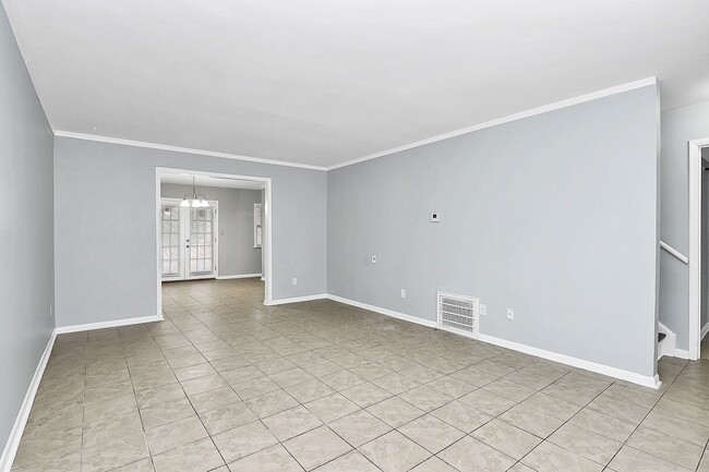 Building Photo - 9121 Troon Ln