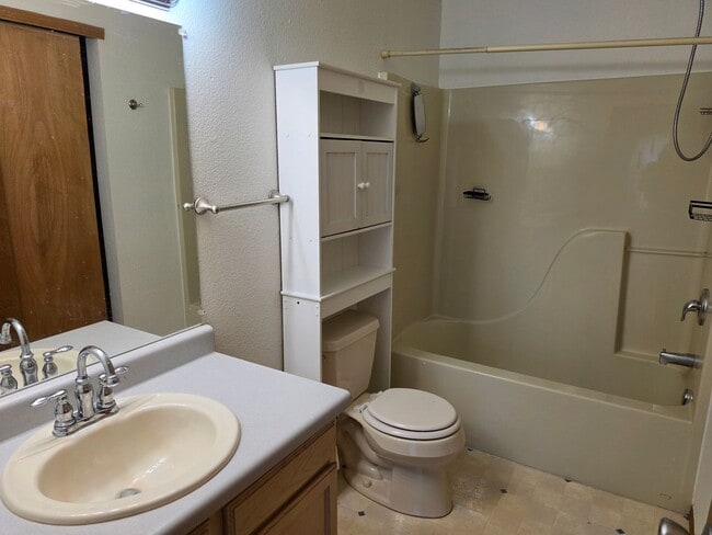 Photo - ALL PROSPECTIVE TENANTS MUST SUBMIT A $58 NON-REFUNDABLE APPLICATION FEE PER APPLICANT ONLINE AND...