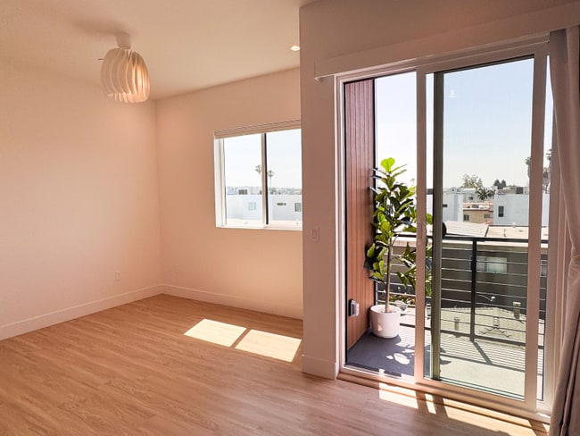 Photo - 4800-4802 S Slauson Ave Unidad 4802