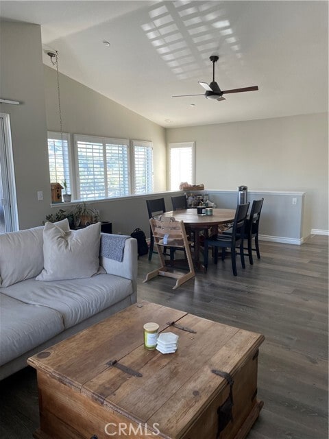 Building Photo - 3404 E Lambeth Ct Unit B