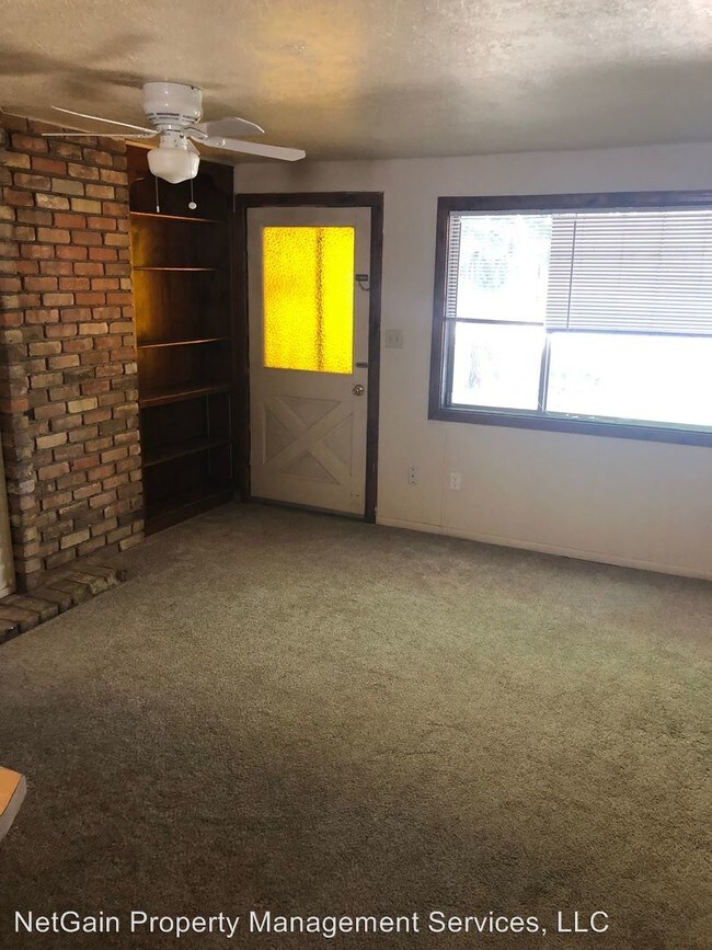 Photo - 851 Spruce St