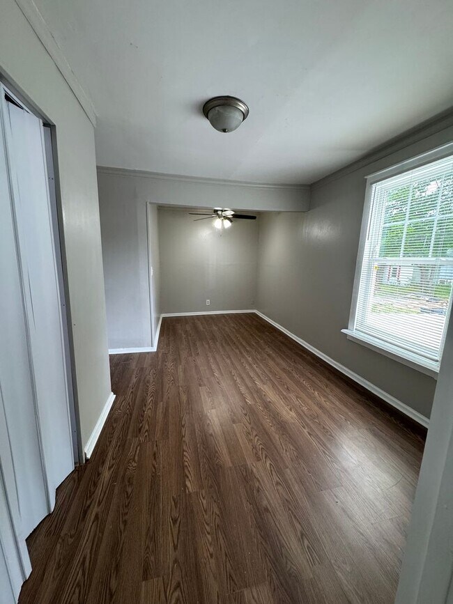 Photo - Cute & Comfortable Living in the Lookout M...