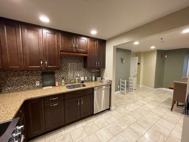 Photo - 4 Charlesgate E Unit 304