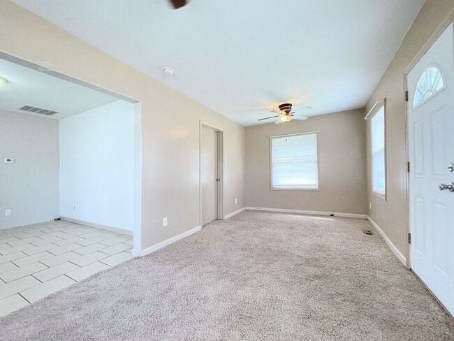Photo - 815 E 8th Ave