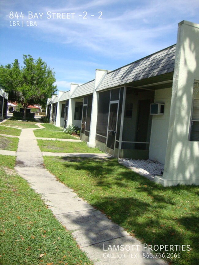 Photo - 844 Bay St