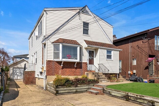 Building Photo - 9 Graywood Rd