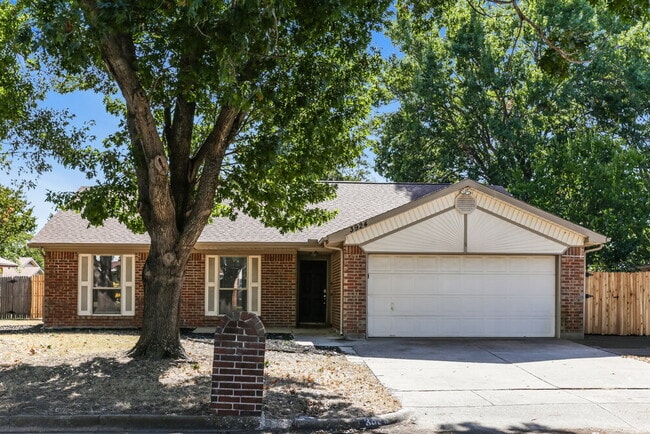 Building Photo - 3924 Windflower Ln