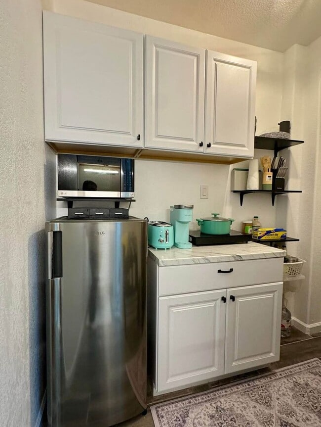 Photo - RARE STUDIO IN WONDERFUL CENTRAL BRENTWOOD COMMUNITY..ONE BEDROOM/BATH/KITCHENETTE