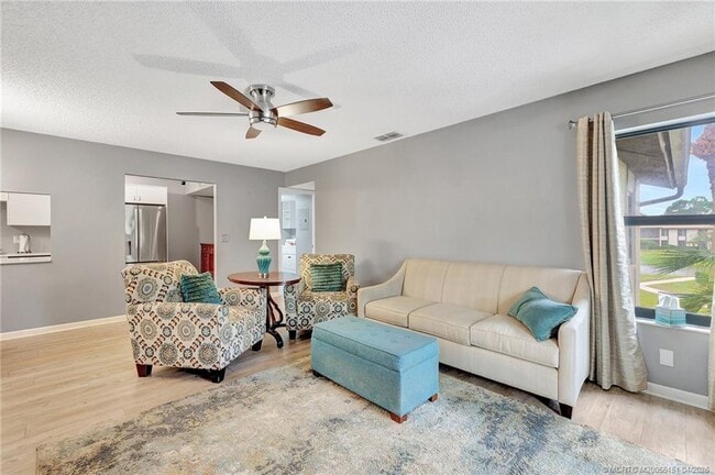 Photo - 1965 SW Silver Pine Way Unit 118D