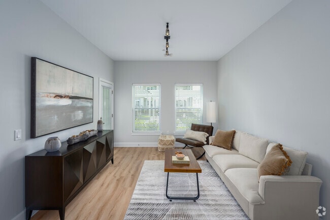 1 dormitorio, 1 baño - 823 pies cuadrados - Sala de estar - Fieldstone at Commack East