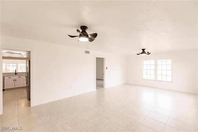 Building Photo - 204 5th St Rental